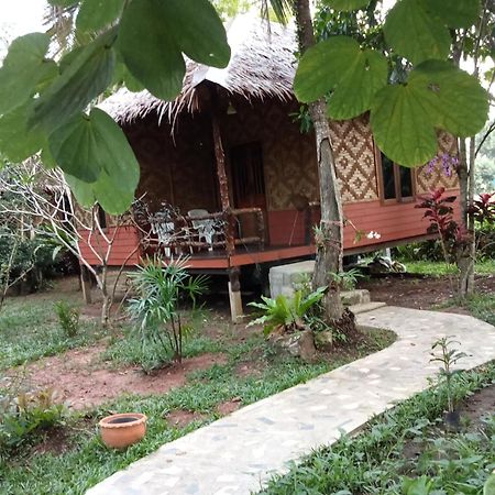 Ban Ban Bangalow Koh Jum Exteriör bild