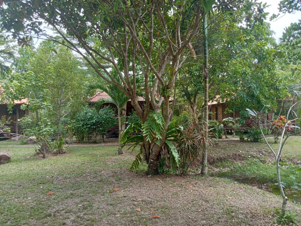 Ban Ban Bangalow Koh Jum Exteriör bild